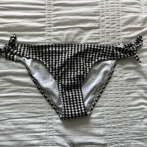 NWT Black and White Cheeky Bikini Bottom Size L